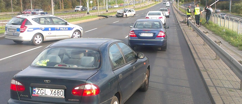 Most Pionierów stoi