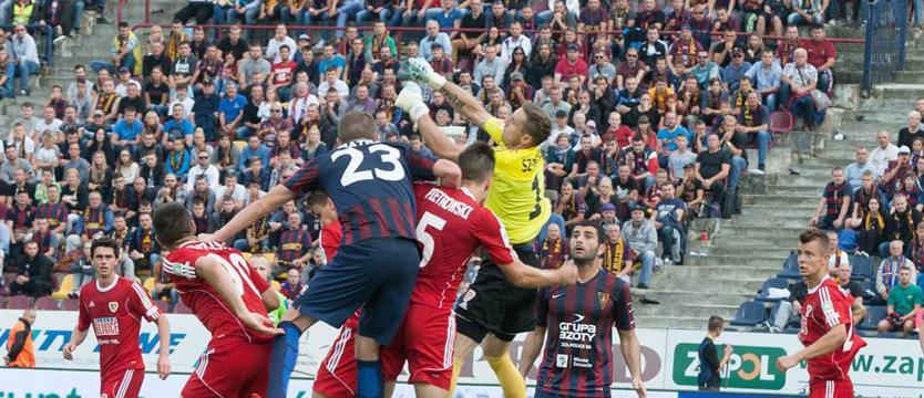 Piłka nożna. Prostymi środkami do celu