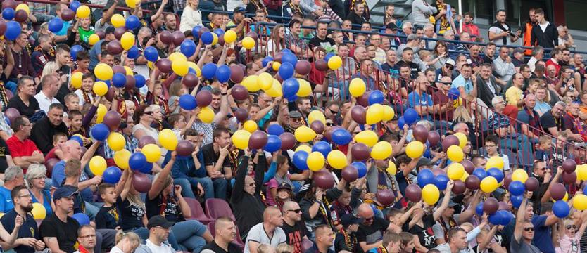 Piłka nożna. Nie będzie rekordowej frekwencji