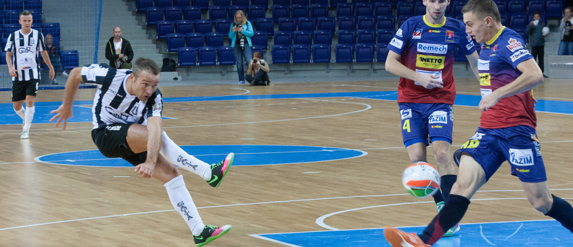 Futsal. Remis z wicemistrzem
