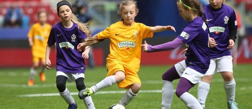 Piłka nożna. Z podwórka na stadion (1)