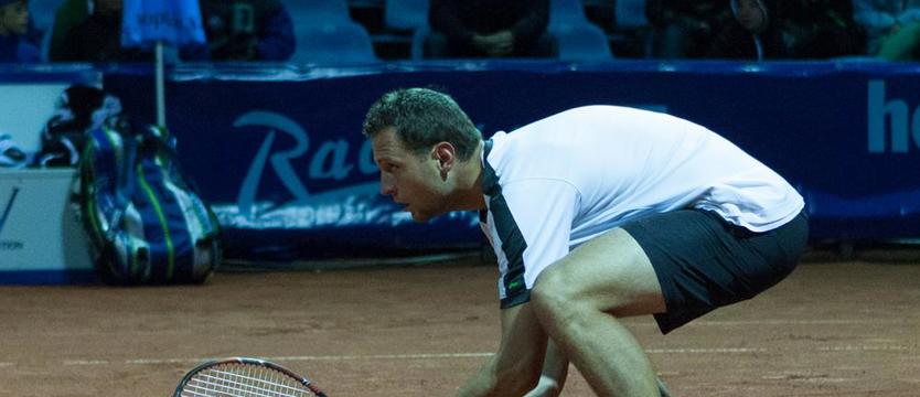 Tenis. Bednarek przegrał z ... deszczem