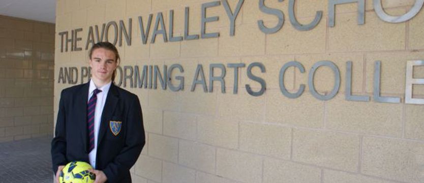 Piłka nożna. Pogoń testuje juniora z Coventry