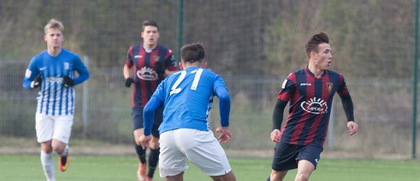 Piłka nożna. Juniorzy zaczynają batalię o medale