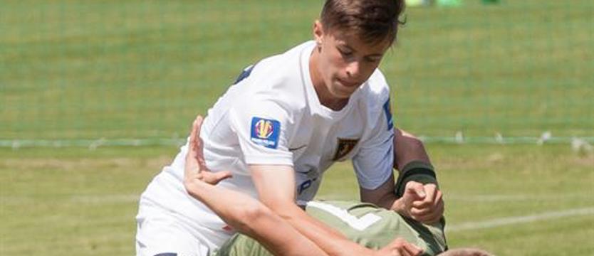 Piłka nożna. Krajowa czołówka, międzynarodowa obsada