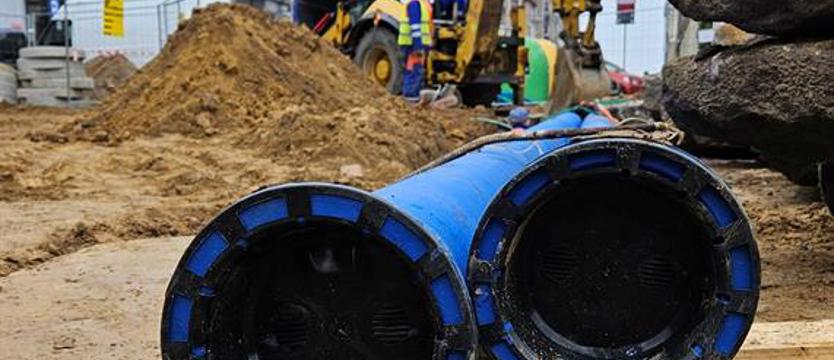 Razem sprawniej i szybciej. Uczelnia buduje schody, ZWiK przebudowuje wodociągi