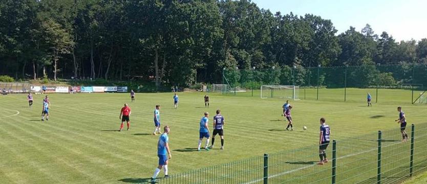 Piłka nożna. Bałtyk utopił Iskierkę