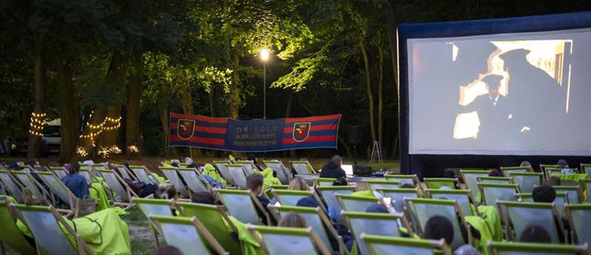 Będzie kino na osiedlu Zawadzkiego. We wtorek pierwszy seans