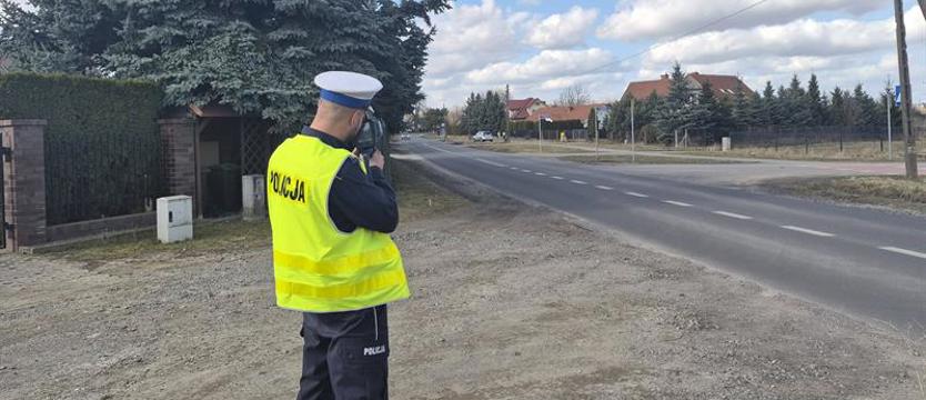 13-latek pędził hulajnogą elektryczną 52 km/h