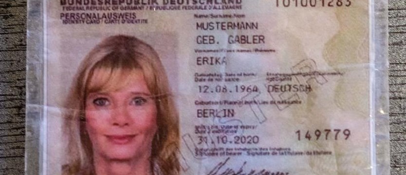 Ktoś zgubił niemieckie „dokumenty”. Kim jest Erika Mustermann?