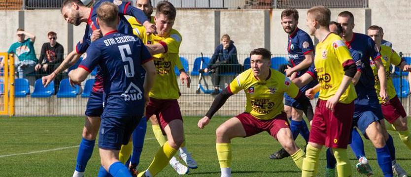 Piłka nożna. Stal lepsza w derbach Szczecina, a Arkonia rozgromiła Łabędzia