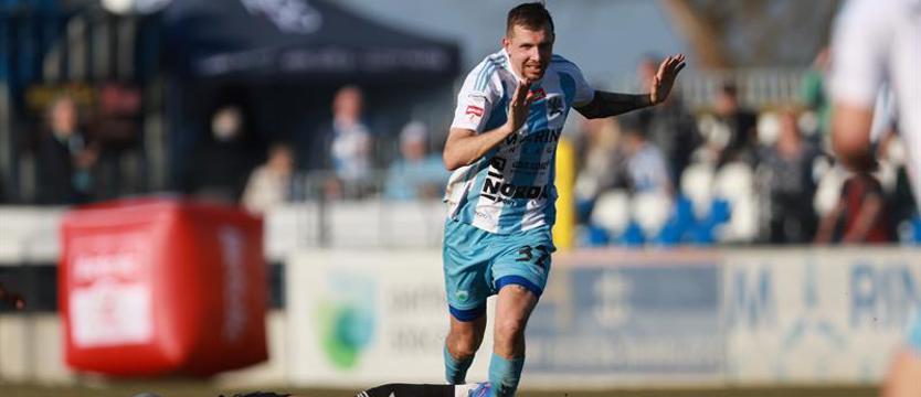 Piłka nożna. Mecz Świtu z Rekordem we wtorek 27 maja, a szczecinianie domagają się walkowera!