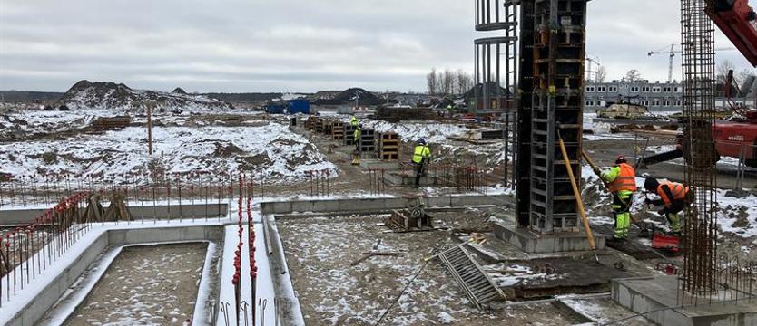 Nowe fabryki i terminal instalacyjny