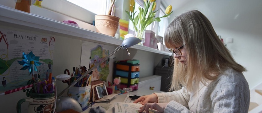 Sondaż: ponad połowa badanych nie popiera zakazu obowiązkowych prac domowych