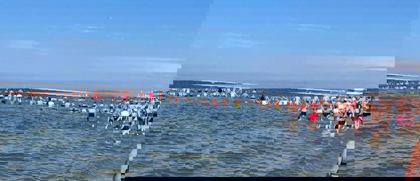 Ratownicy i plażowicze szukali w morzu w Świnoujściu mężczyzny. To był fałszywy alarm