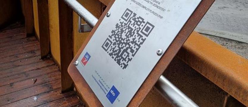 Tabliczka wróciła. Portowy Fotopunkt Grobla z poprawką