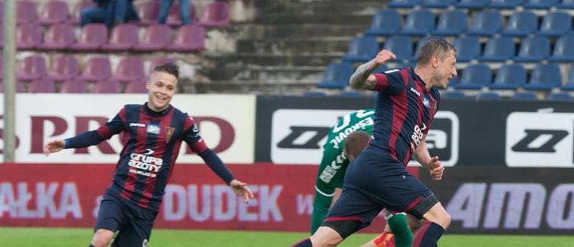 Piłka nożna. Więcej obcokrajowców, mniej wychowanków