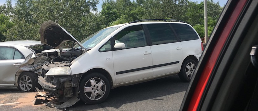 Wypadek na Moście Pionierów. Uwaga na korek