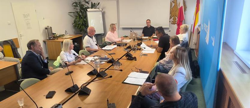 Spółdzielnia, gmina, mandat. Komisja bada czy policki radny może być radnym
