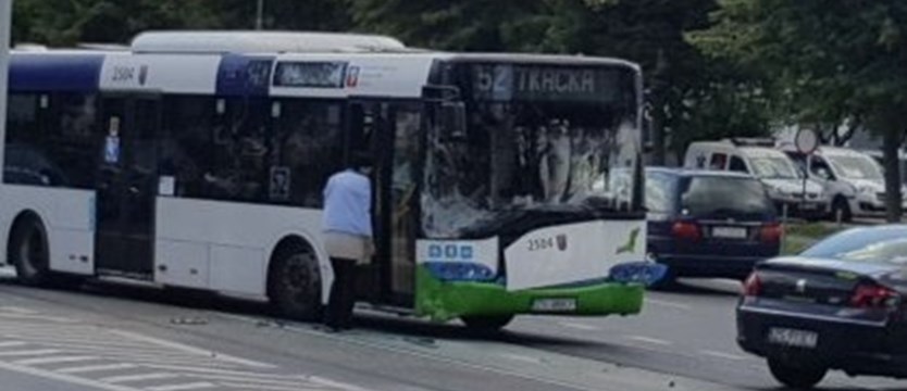 Zderzenie autobusu i osobówki na Energetyków