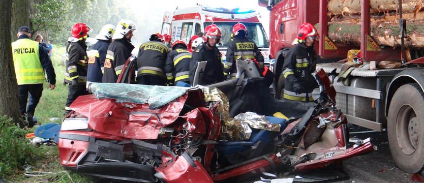 Zderzenie z ciężarówką. Kobieta poważnie ranna