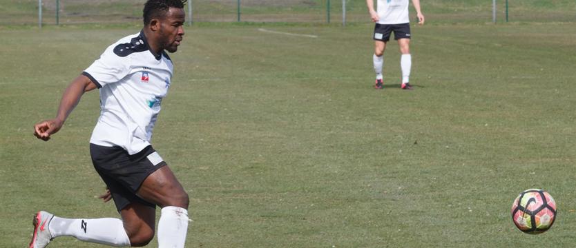 Piłka nożna. Świt ograł Wdę