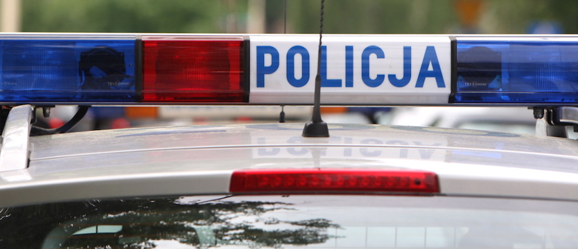 Policjanci znaleźli w piwnicy nielegalny tytoń i alkohol