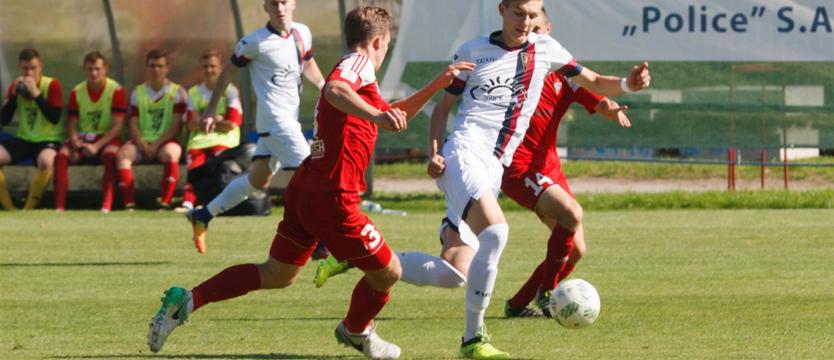 Piłka nożna. Wygrana Pogoni, Salos przegrał