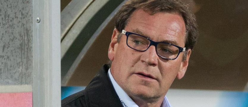 Piłka nożna. Urban ma problem w defensywie