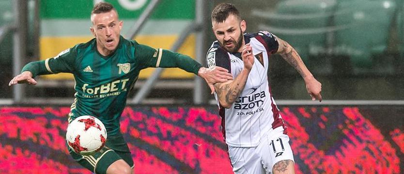 Piłka nozna. Delev piłkarzem października