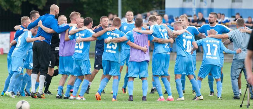 Piłka nożna. Błękitni przerwali złą passę