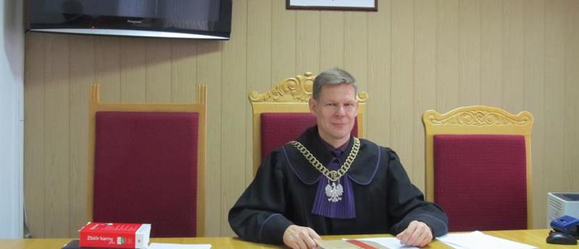 Małżeństwo szantażowało i nakłaniało do prostytucji