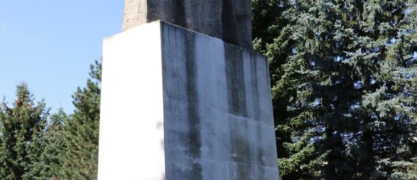 Radni chcą wyburzyć pomnik w Nowogardzie