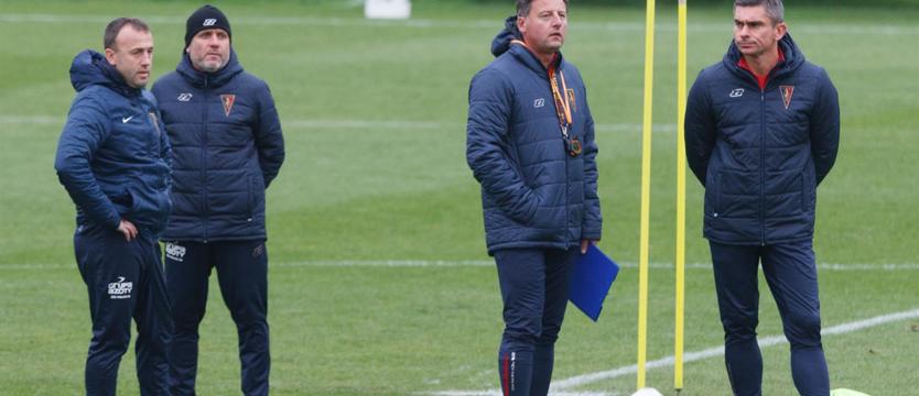 Piłka nożna. Sztab trenerski Pogoni bez zmian
