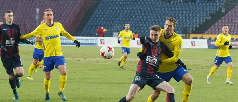 Piłka nożna. Młodzieżowcy Pogoni walczą o kasę