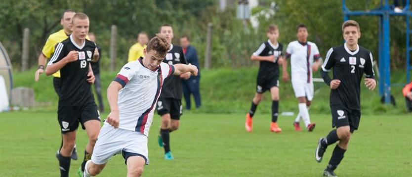 Piłka nożna. Gry uliczne zamiast ligi