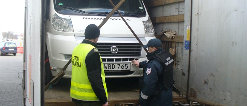 Kamper kradziony w Szwecji znaleziony w ciężarówce