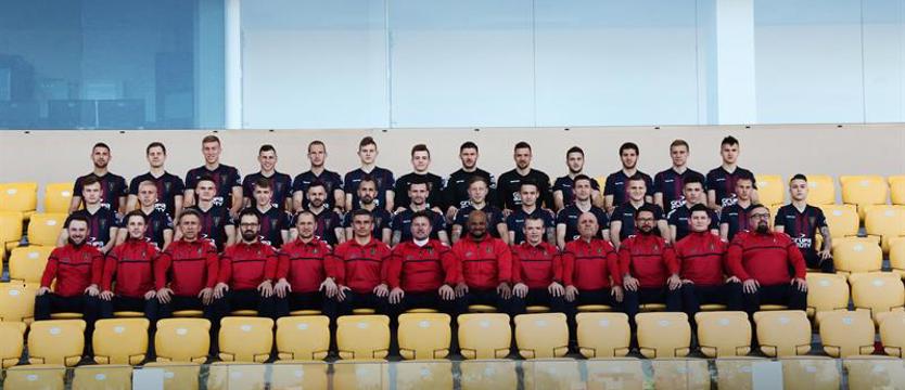 Piłka nożna. Pogoń atakuje z ostatniej pozycji