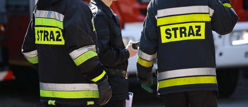 16 zastępów strażackich w akcji. Spłonął dom