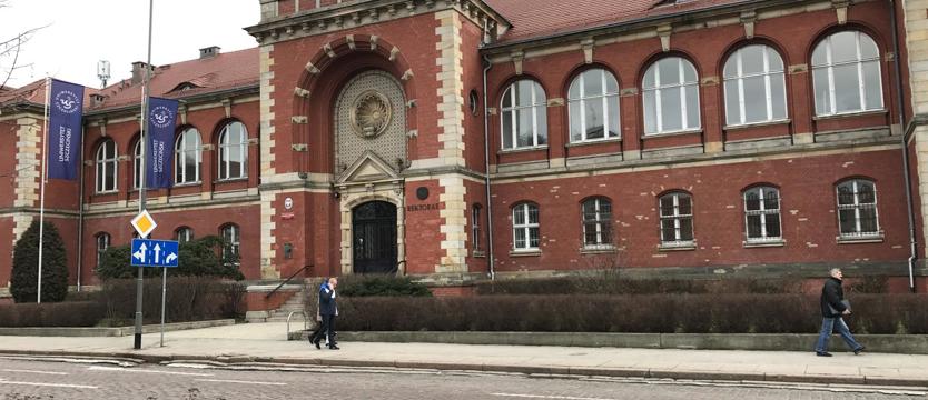 Rektor kontra dziekan