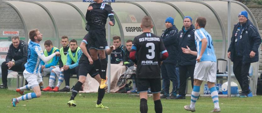 Piłka nożna. Świt ofiarą intrygi