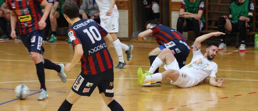 Futsal. Rozgromiona zero-czwórka