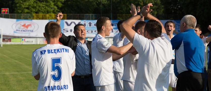 Piłka nożna. Błękitni wygrali trzeci raz z rzędu
