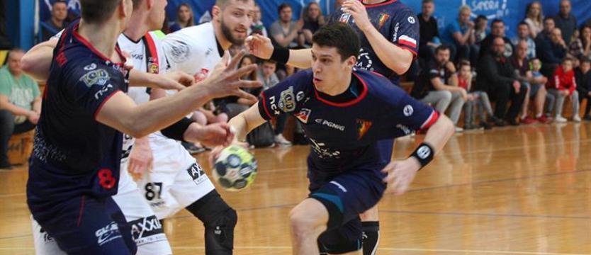 Piłka ręczna. Zwycięskie karne na pożegnanie