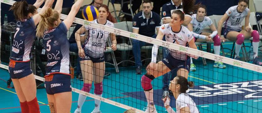 Siatkówka. Trzy sety do finału