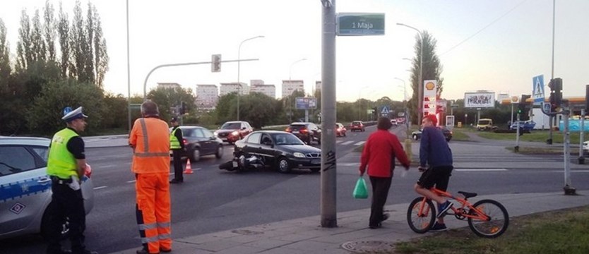 Motocykl zderzył się z samochodem