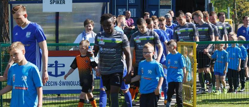 Piłka nożna. Świt przegrał, nie jest już liderem