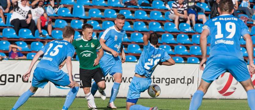 Piłka nożna. Błękitni przegrali, ale uratowali II ligę