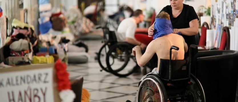 Niepełnosprawni zawiesili protest w Sejmie