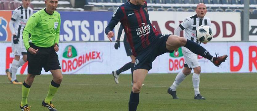 Piłka nożna. Karny anulowany, kartka nie ...